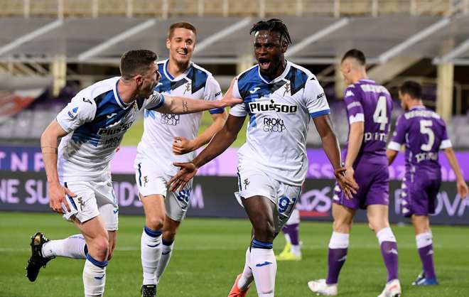 更添戏剧性 更添戏剧性