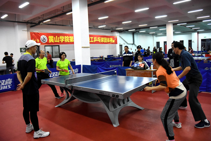 张军工作的 张军工作的