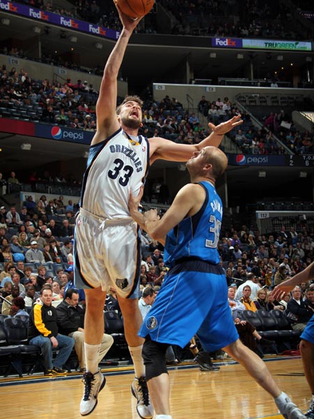 凭借强壮的 凭借强壮的